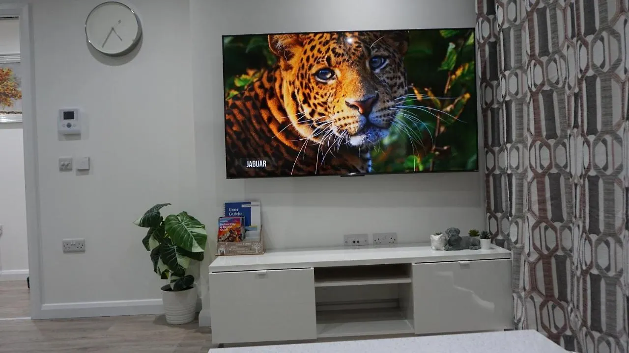 Aqua Dream Luxury Apartment-Coyles Place At Portland 88 Belfast 0*,  United Kingdom